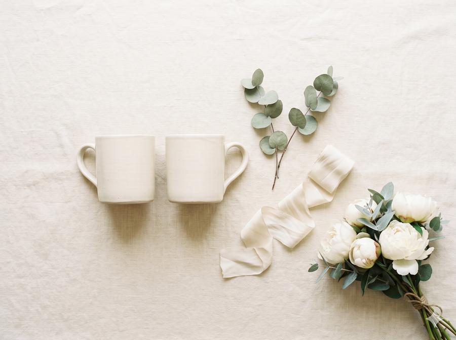 Mr and Mrs cream ceramic mug set